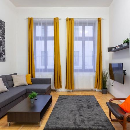 Dowtown Home In The Gozsdu Garden بودابست المظهر الخارجي الصورة